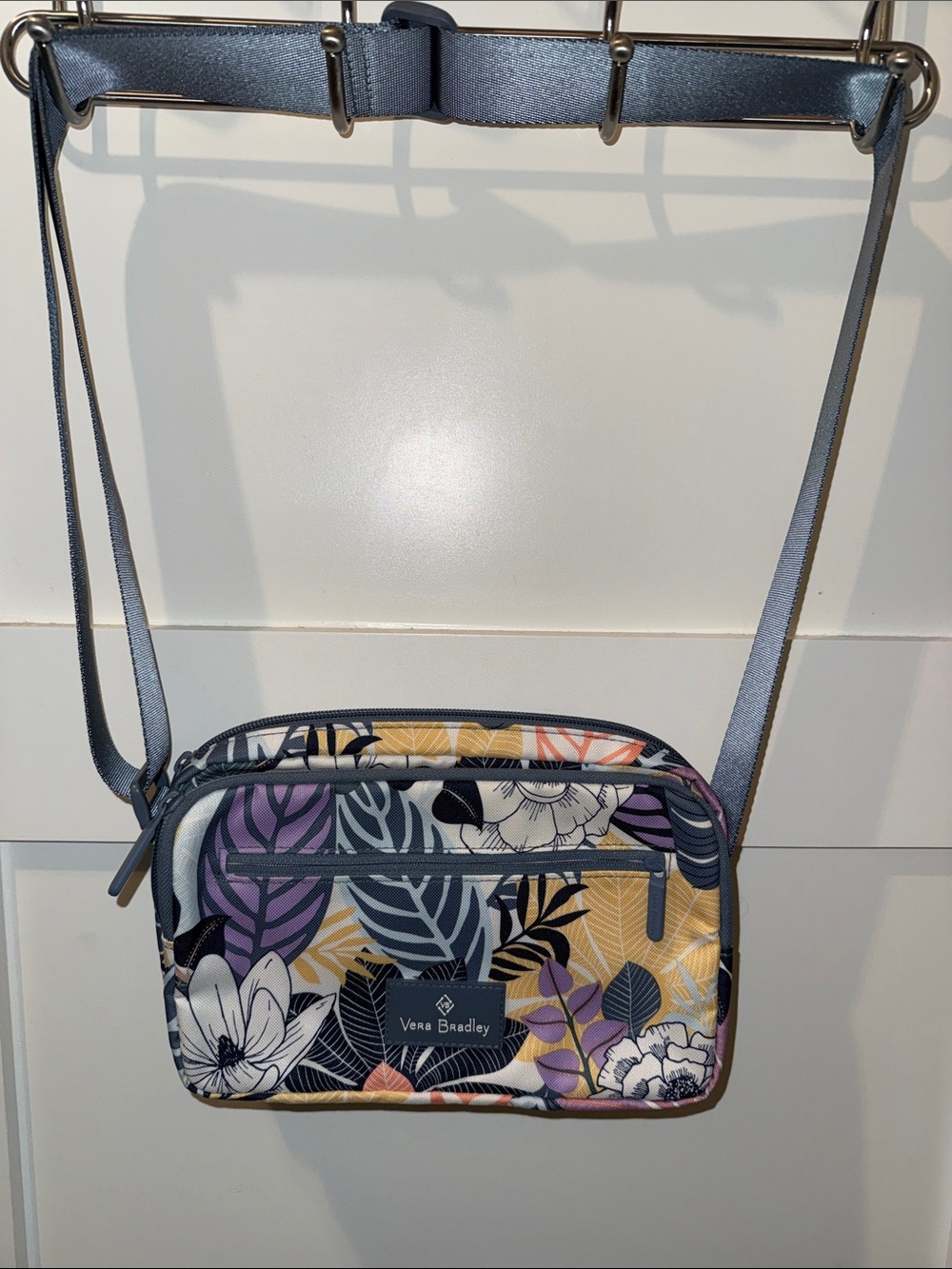 Vera Bradley Outlet RFID Little Hipster in Palm Floral EUC